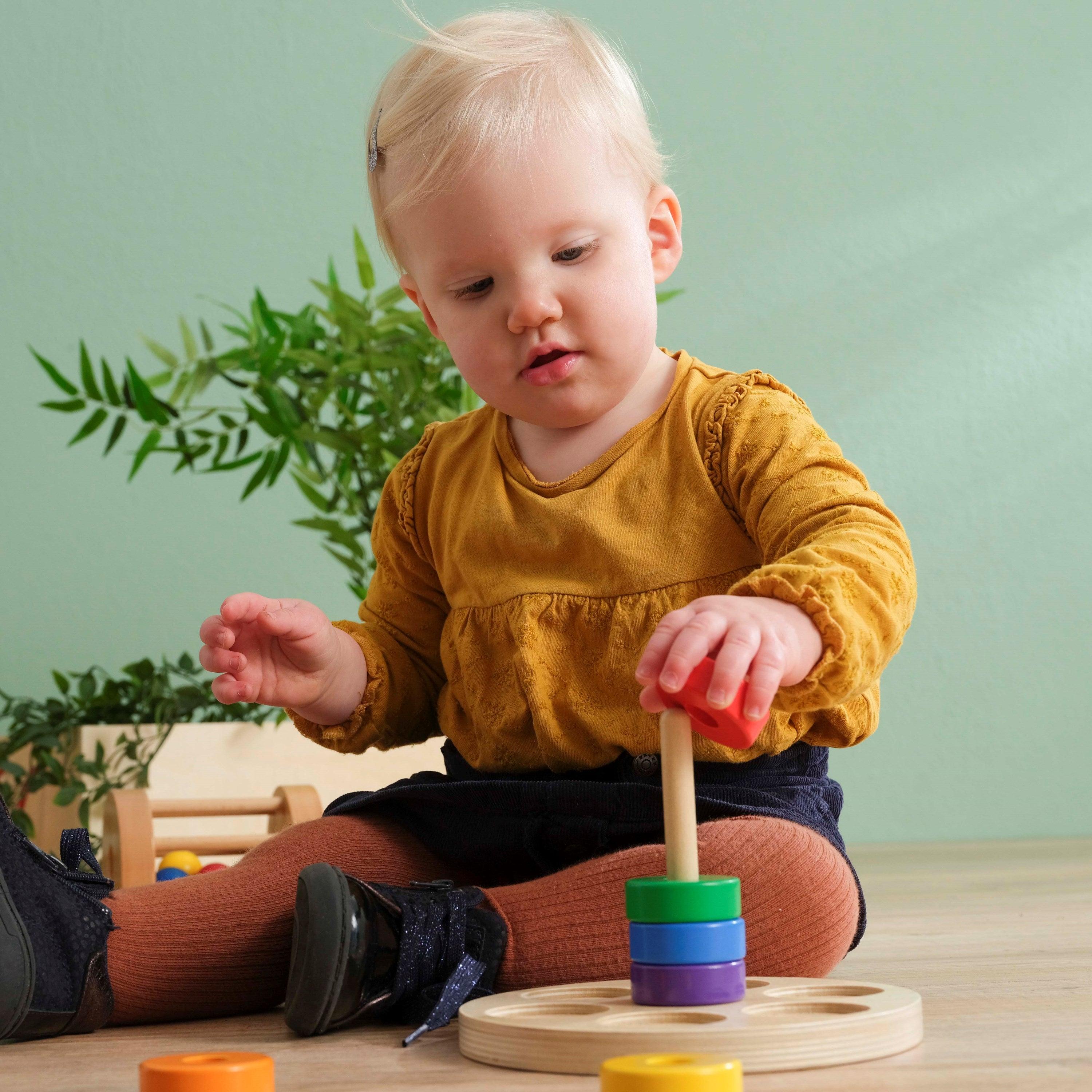 Educo: materiał Stack the Ring Montessori - Noski Noski