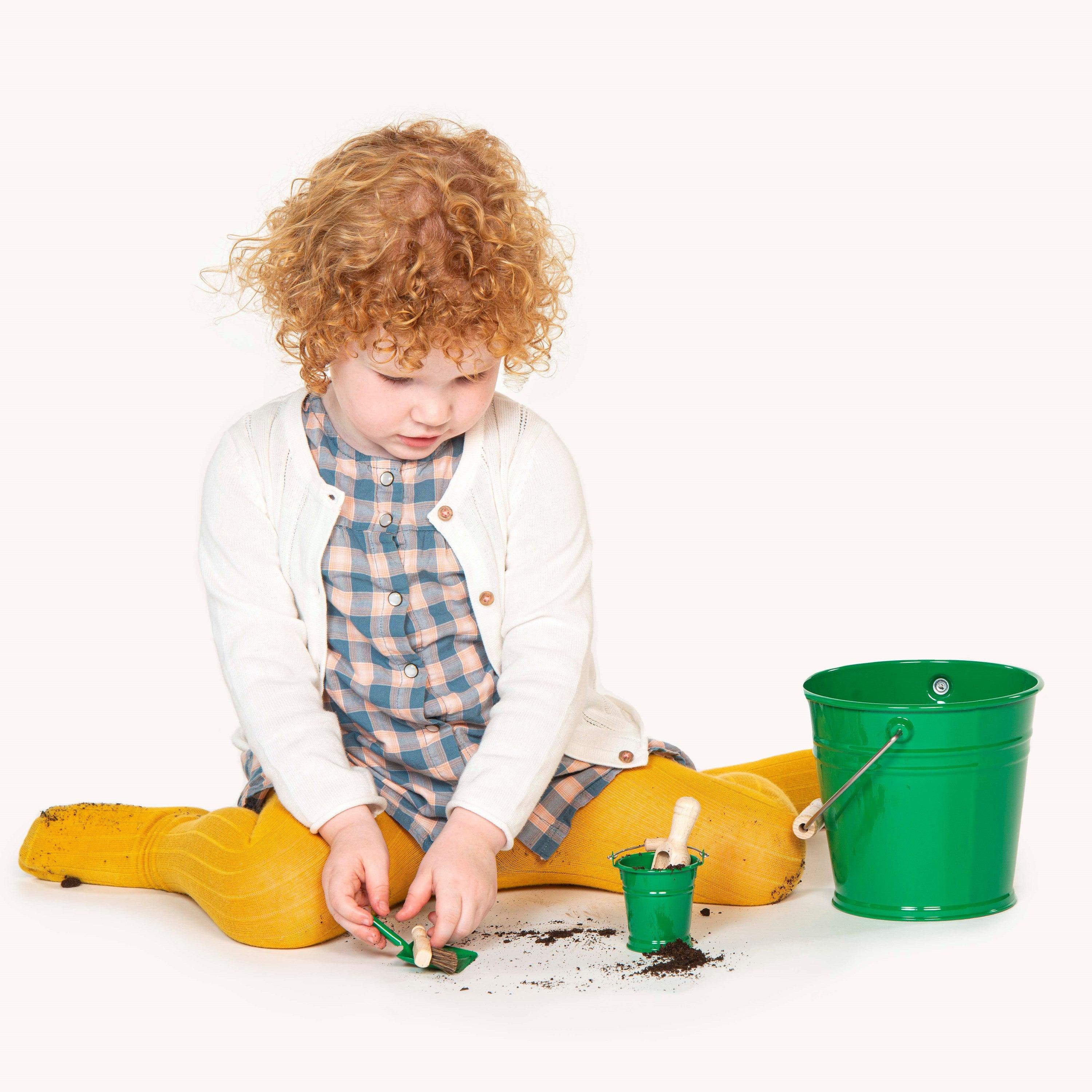 Nienhuis Montessori: mała metalowa szufelka Mini Dustpan - Noski Noski