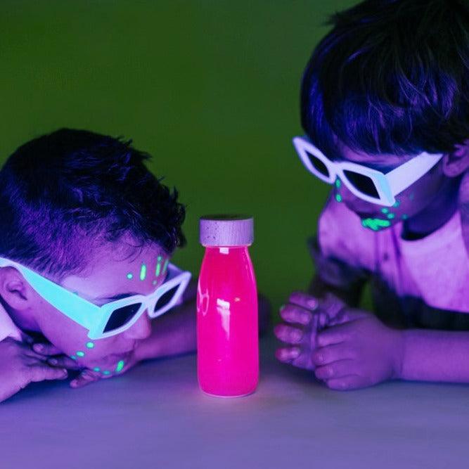 Petit Boum: butelka sensoryczna z brokatem Float Neon - Noski Noski