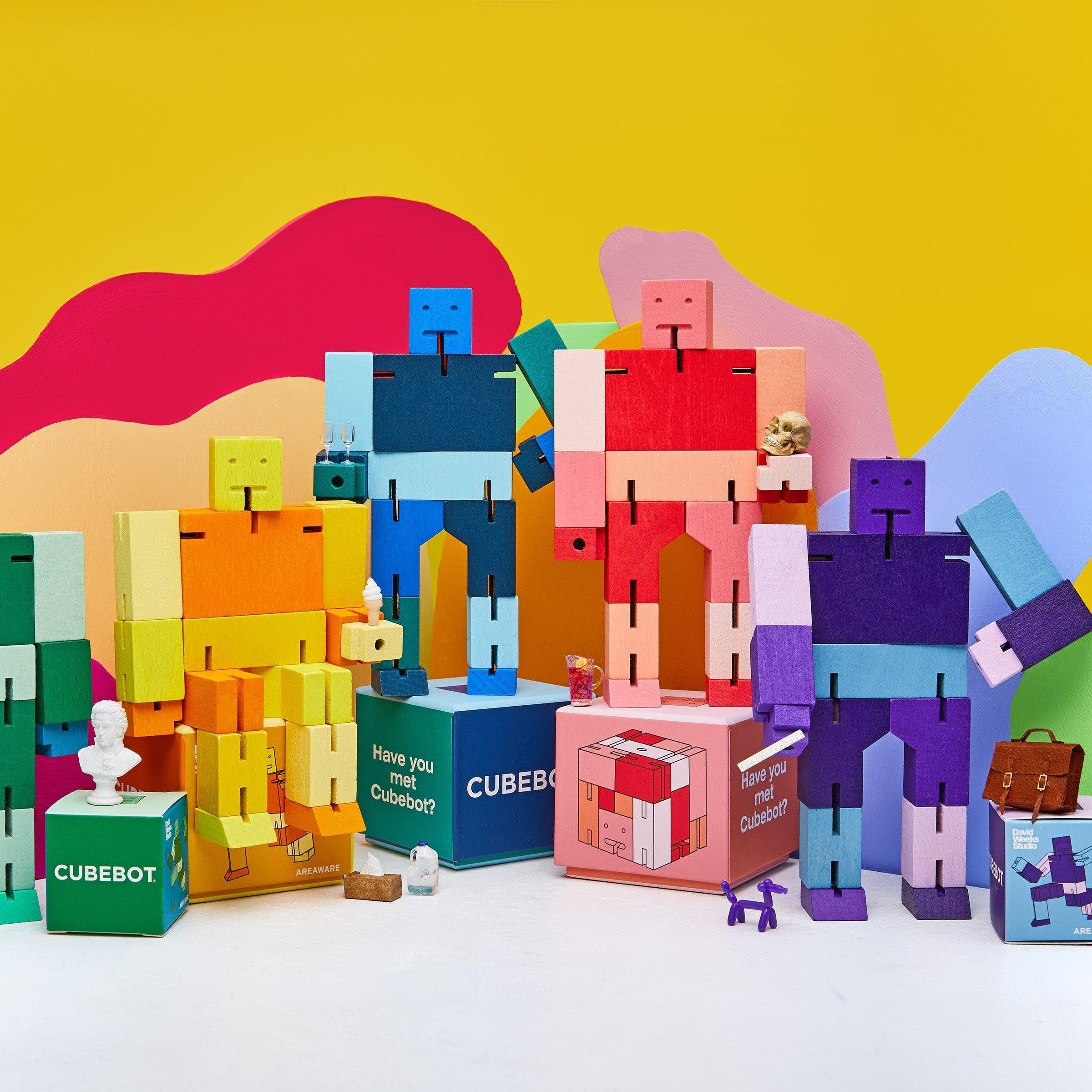 Areaware: drewniany elastyczny robot Cubebot Micro Capsule Collection - Noski Noski