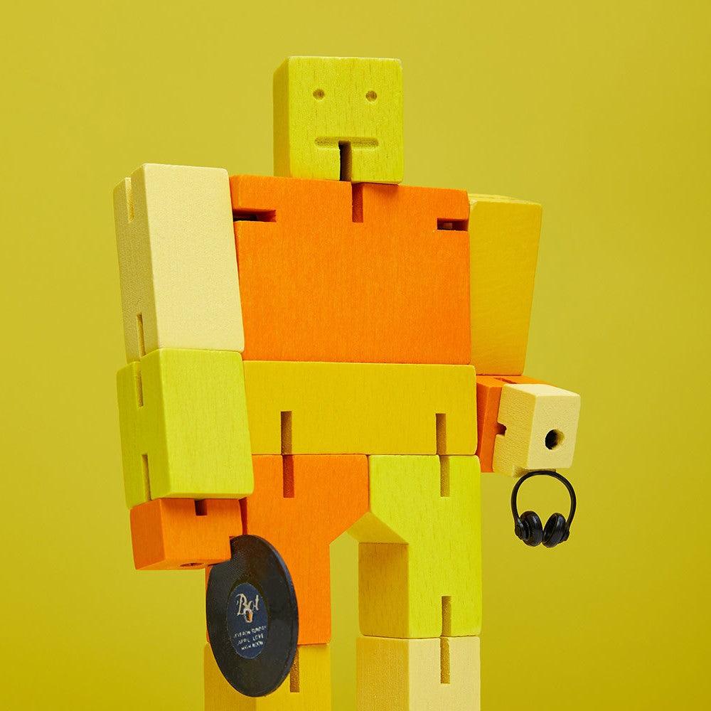Areaware: drewniany elastyczny robot Cubebot Micro Capsule Collection - Noski Noski