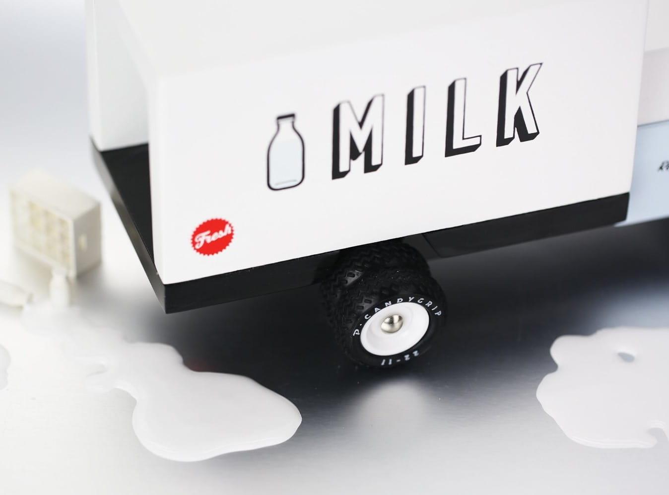 Candylab Toys: drewniany samochód ciężarówka Americana Milk Truck - Noski Noski