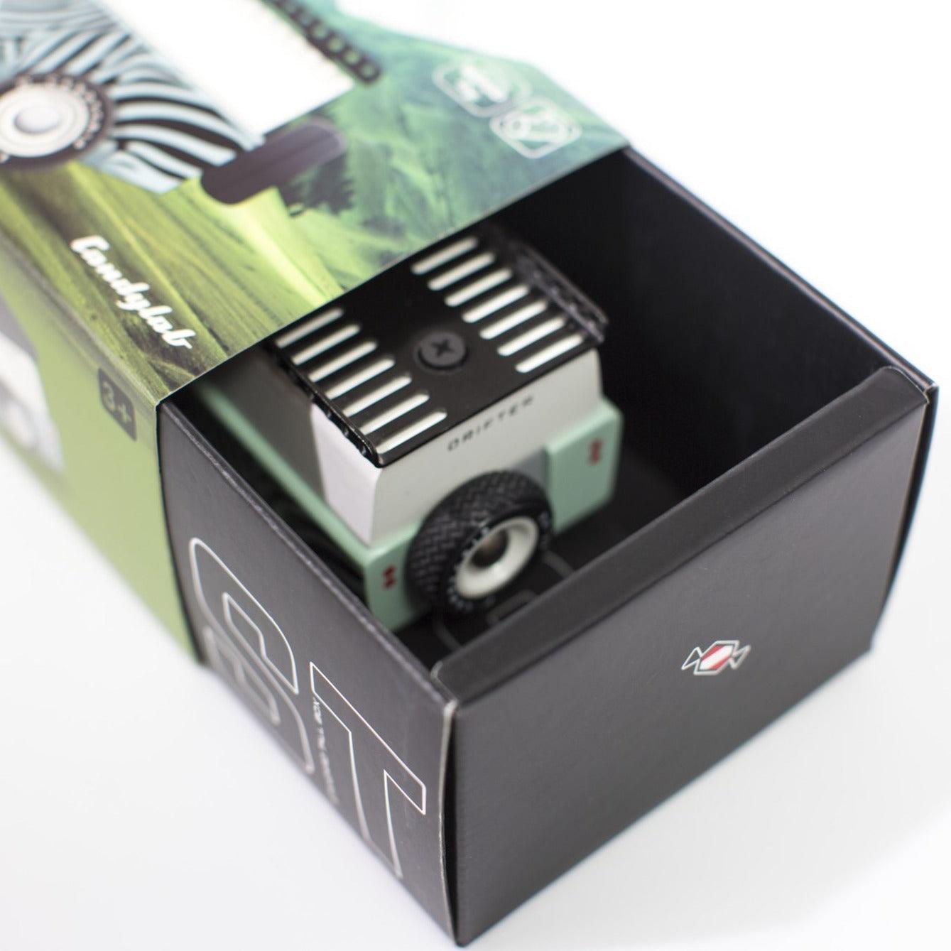 Candylab Toys: drewniany samochód Drifter Zebra - Noski Noski