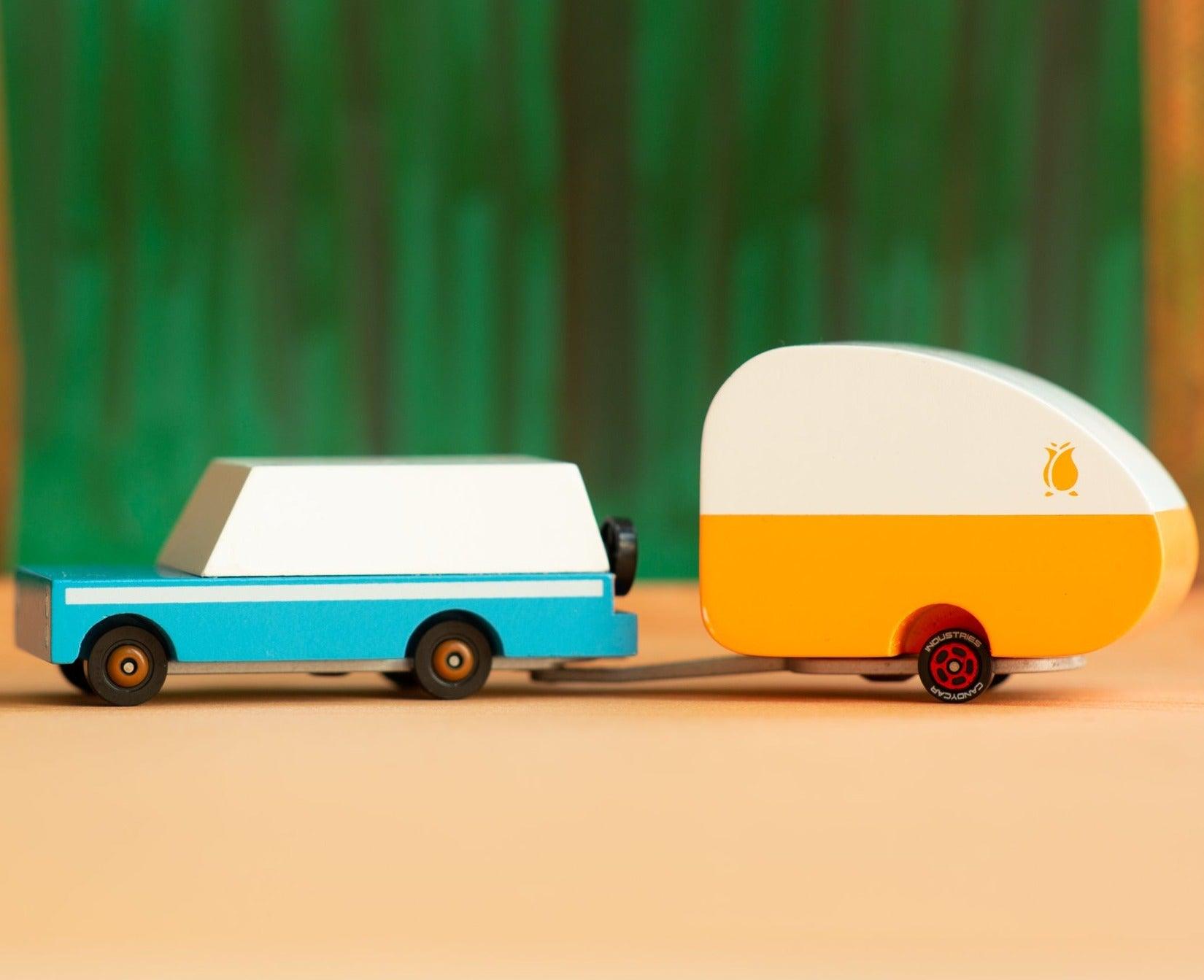 Candylab Toys: drewniany samochód Mississipi Mule - Noski Noski