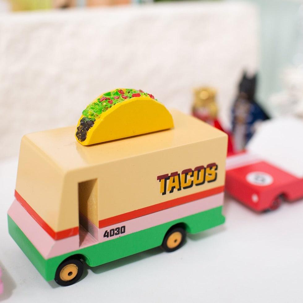 Candylab Toys: drewniany samochód Taco Van - Noski Noski