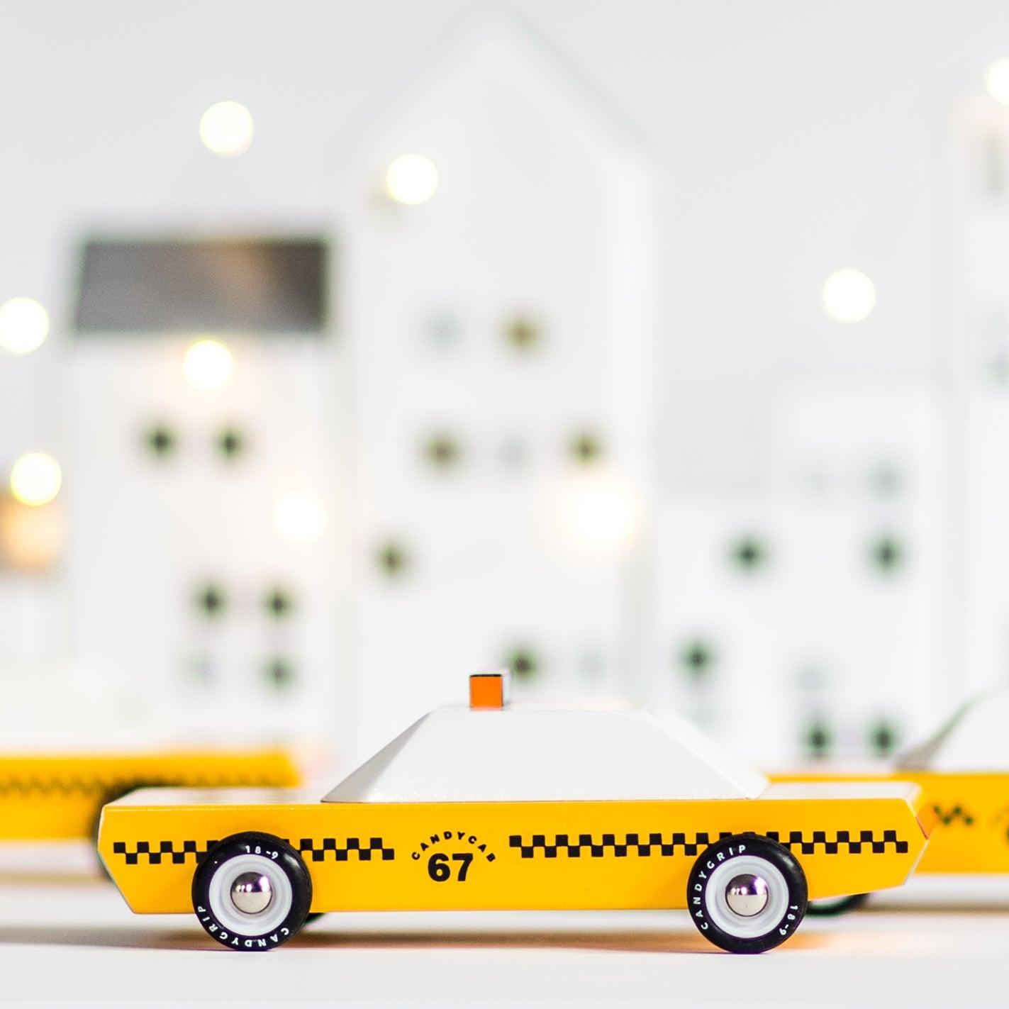 Candylab Toys: drewniany samochód taksówka Americana CandyCab - Noski Noski