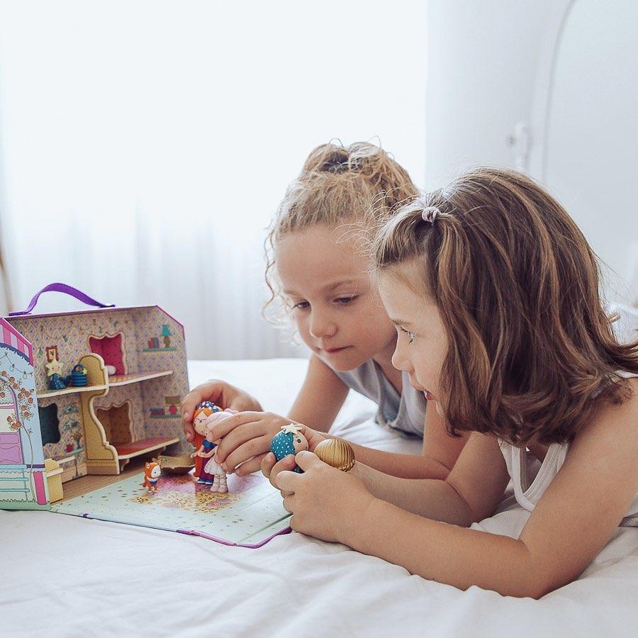 Djeco: domek walizka i laleczki Bluchka & Indie Tinyly - Noski Noski