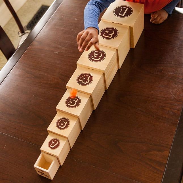 Fat Brain Toys: gra zręcznościowa Box & Balls - Noski Noski