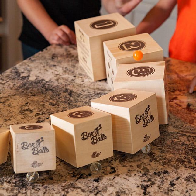 Fat Brain Toys: gra zręcznościowa Box & Balls - Noski Noski