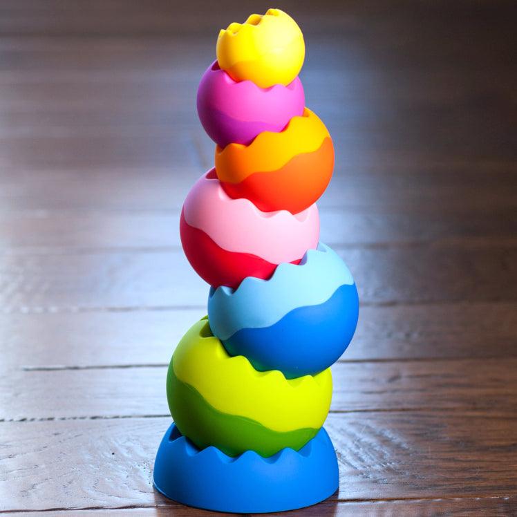 Fat Brain Toys: piramidka Tobbles Neo - Noski Noski