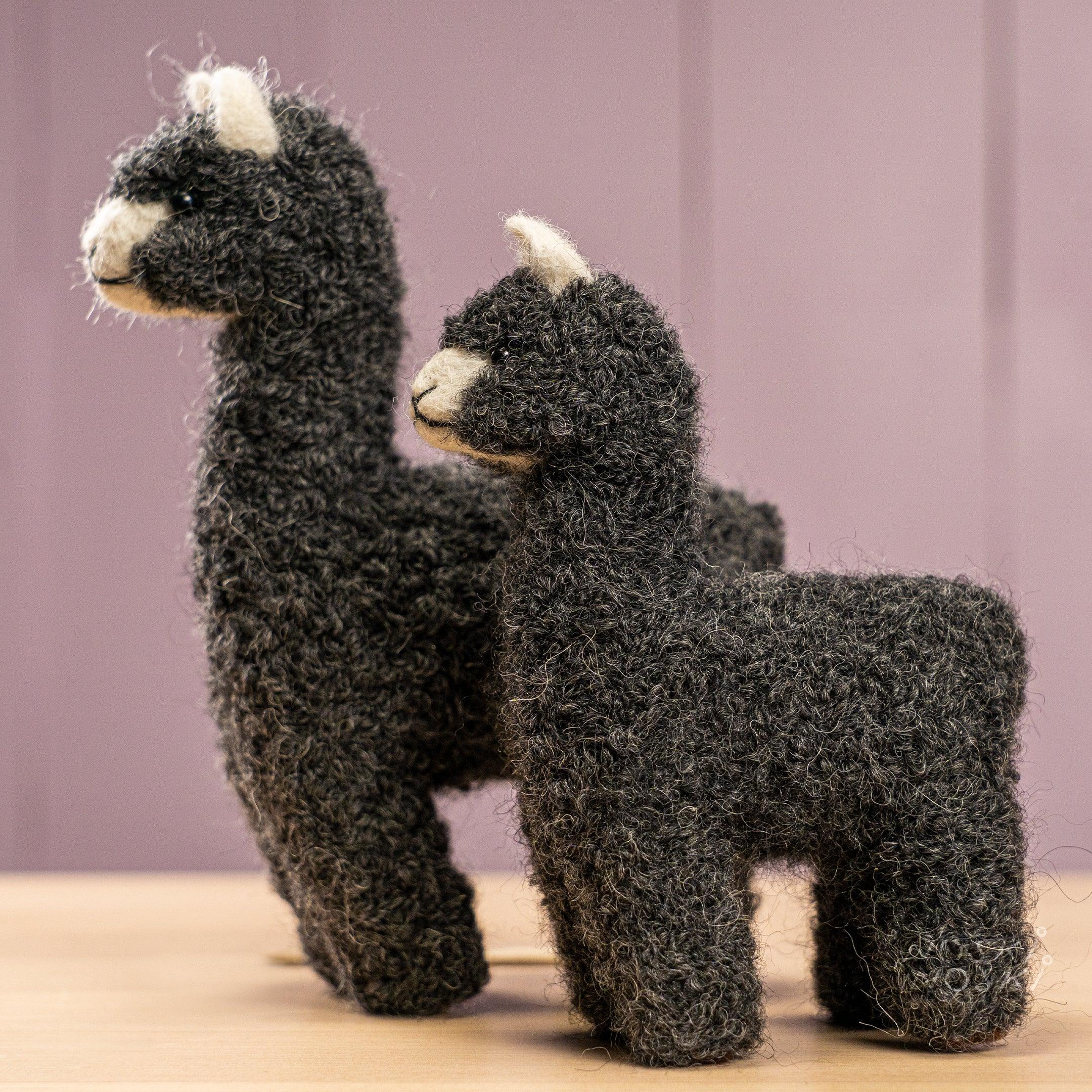Gabo Wool: wełniana figurka alpaka Baby Alpaca 11 cm - Noski Noski