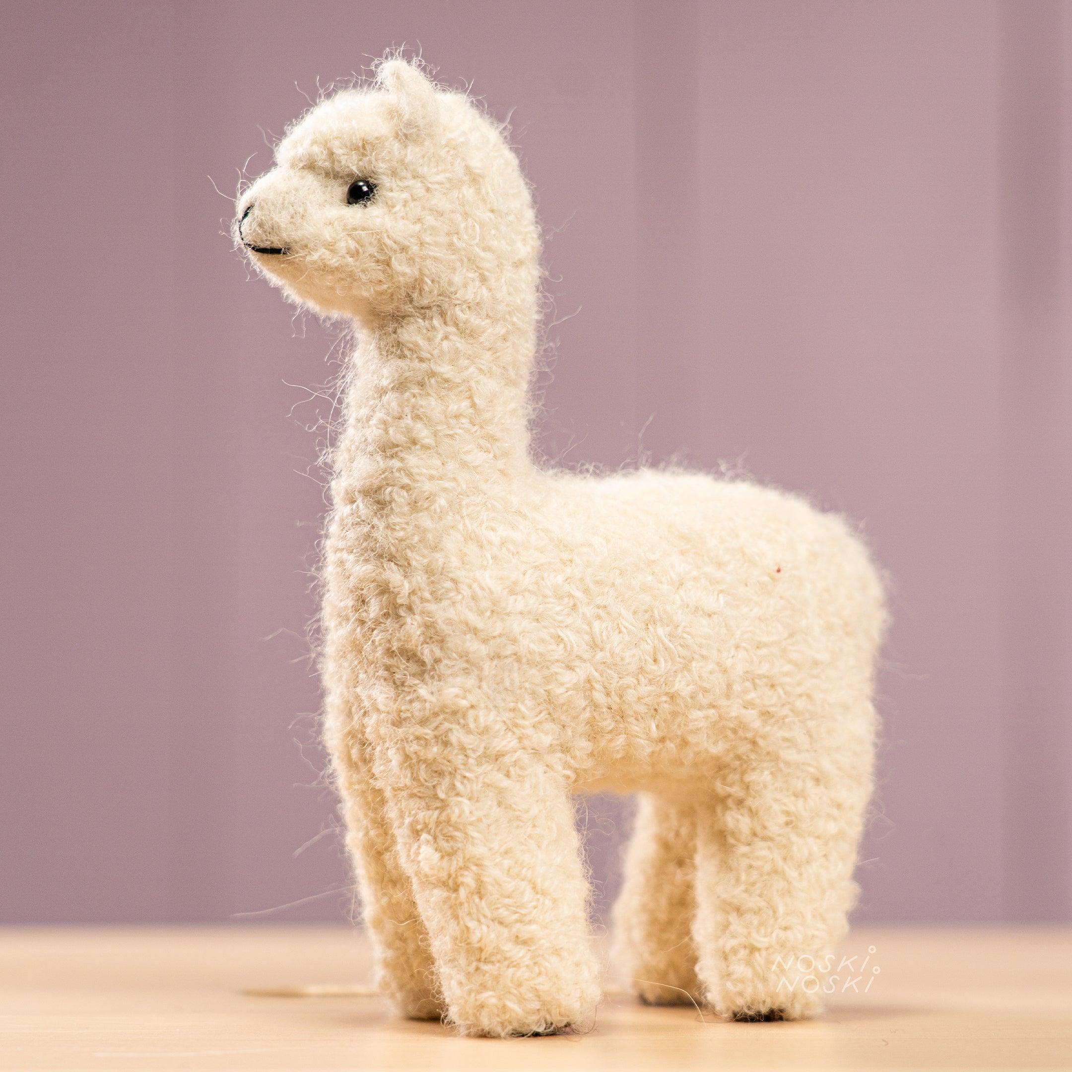 Gabo Wool: wełniana figurka alpaka Mama Alpaca 15 cm - Noski Noski