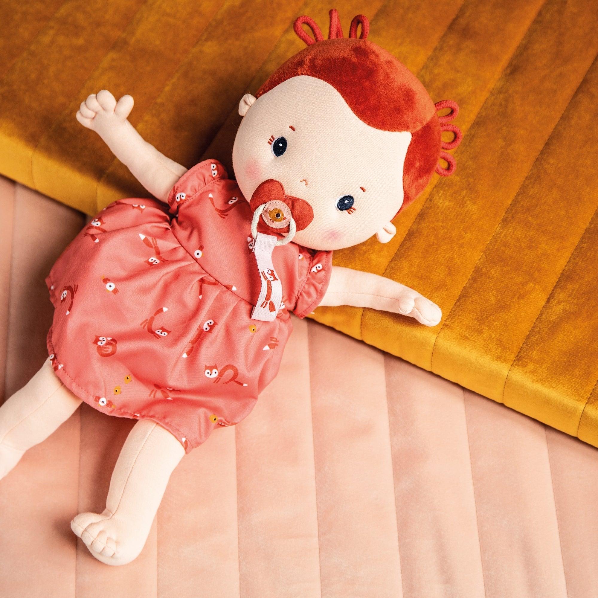 Lilliputiens: materiałowa duża lalka dzidziuś Rose - Noski Noski