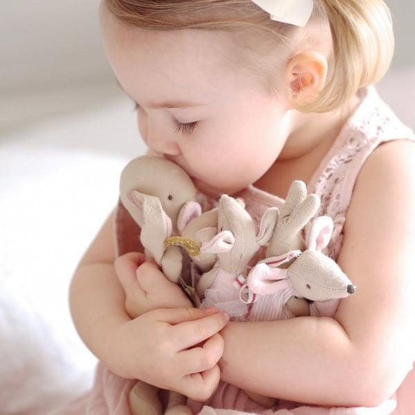 Maileg: maskotka myszka Ballerina Big Sister 13 cm - Noski Noski