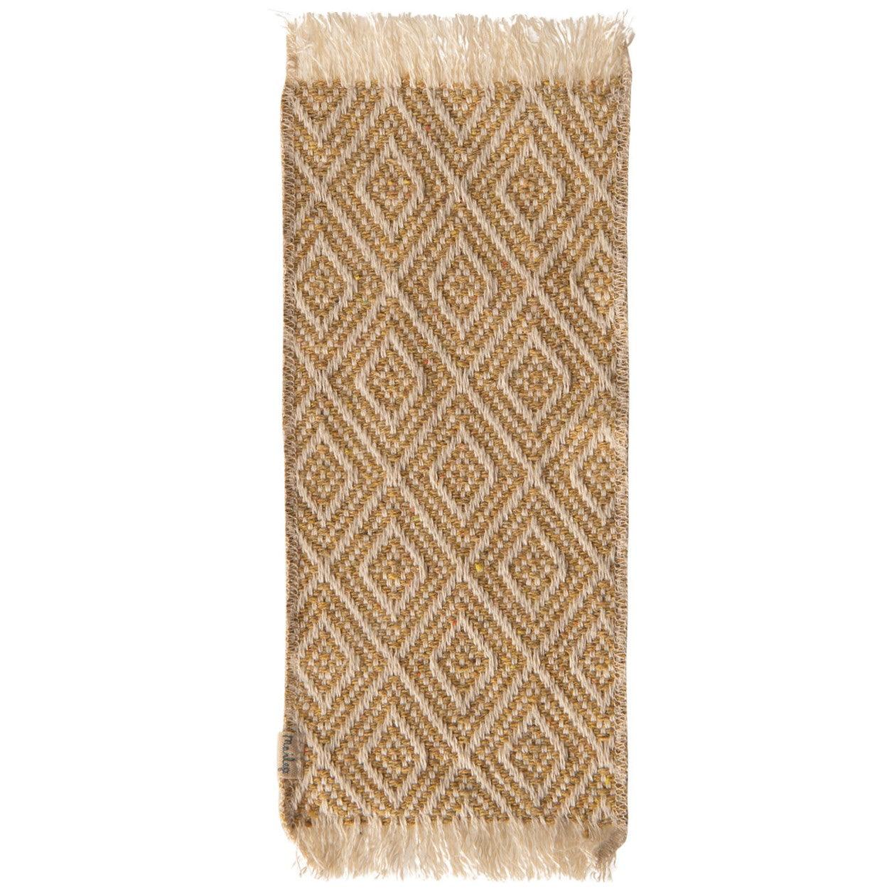 Maileg: musztardowy dywanik Miniature Rug - Noski Noski
