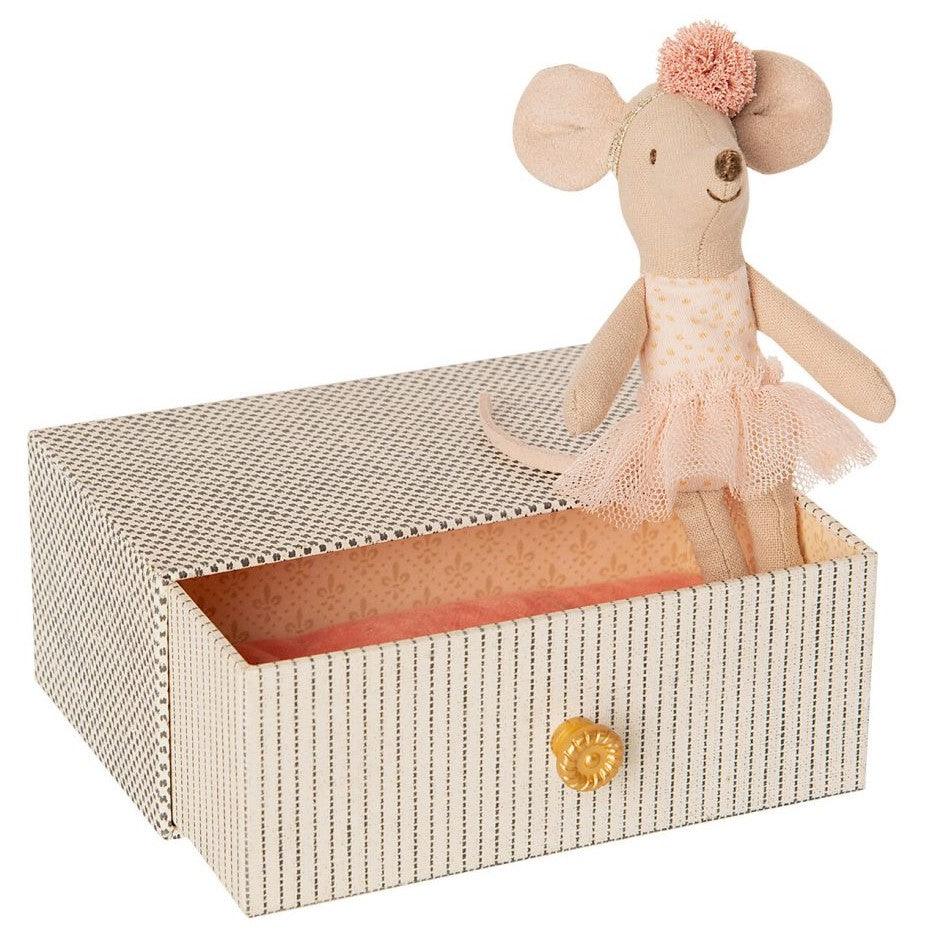 Maileg: myszka tancerka w szufladzie Mouse in Daybed Little Sister 10 cm - Noski Noski