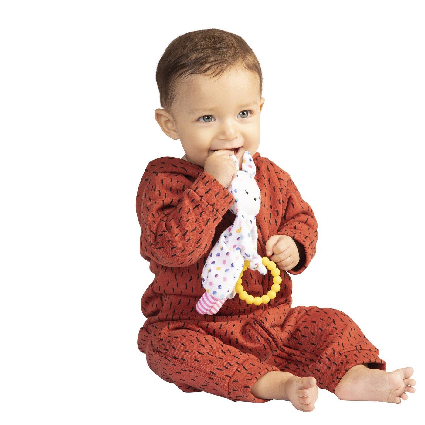 Manhattan Toy: doudou kocyk z gryzakiem króliczek Baby Blossom - Noski Noski