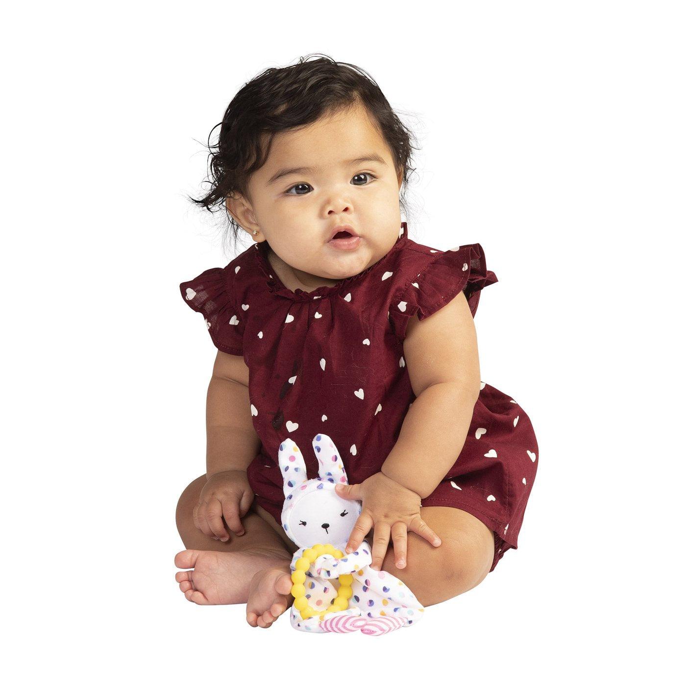 Manhattan Toy: doudou kocyk z gryzakiem króliczek Baby Blossom - Noski Noski