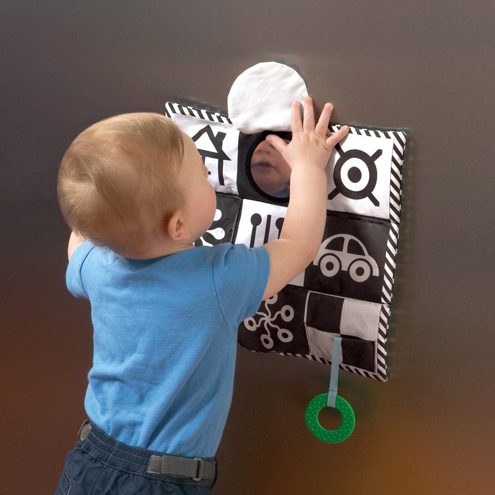Manhattan Toy: kontrastowa mata edukacyjna dla niemowląt Wimmer-Ferguson - Noski Noski