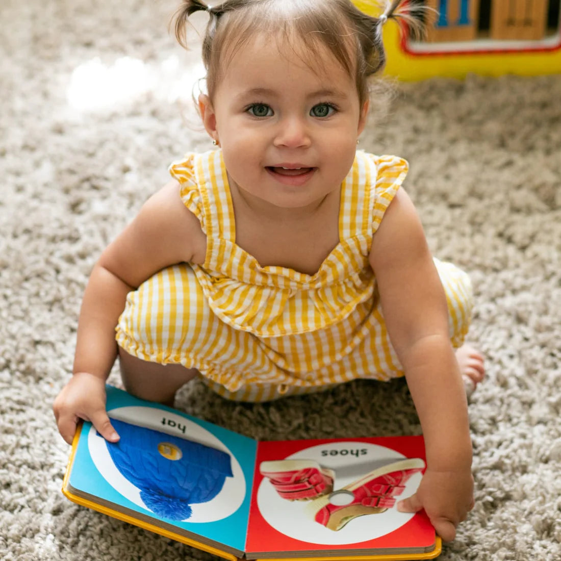 Melissa & Doug: książeczka z przyciskami Poke-a-Dot First Colours - Noski Noski