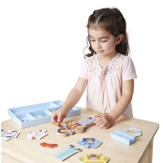 Melissa & Doug: magnetyczna ubieranka Julia - Noski Noski