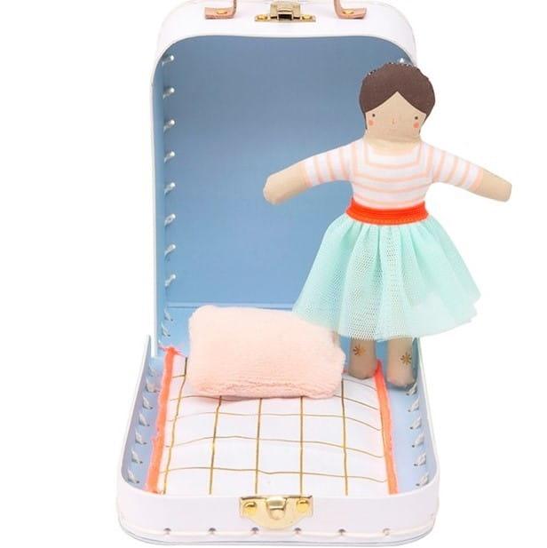 Meri Meri: mini walizeczka lalka Lila - Noski Noski