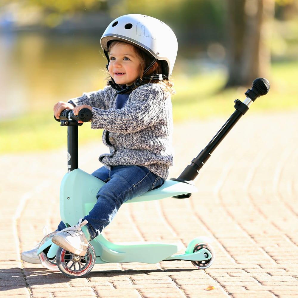 Micro: hulajnoga z drążkiem Mini Micro Mini2go Deluxe Plus - Noski Noski