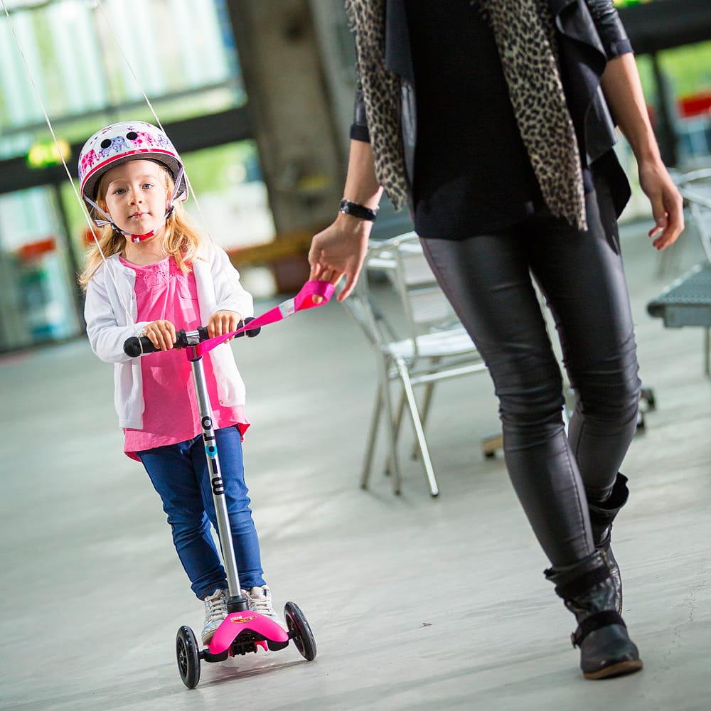 Micro: pasek do ciągnięcia hulajnogi Scoot 'n' Pull - Noski Noski