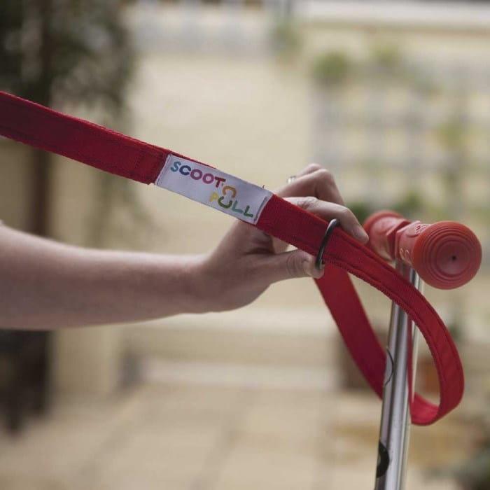 Micro: pasek do ciągnięcia hulajnogi Scoot 'n' Pull - Noski Noski