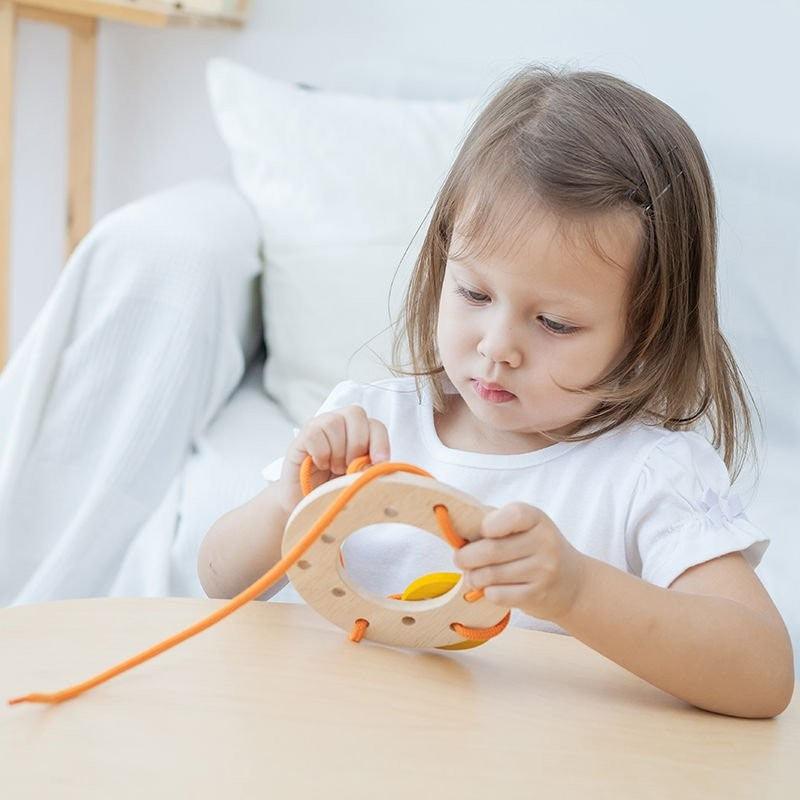 Plan Toys: okrągła przewlekanka Lacing Ring - Noski Noski