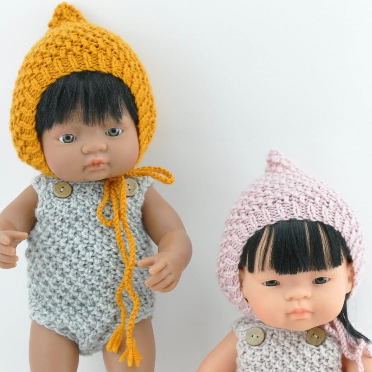 Przytullale: czapeczka z włóczki dla lalki Miniland - Noski Noski