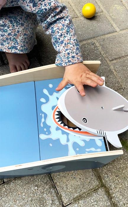 Small Foot: drewniana gra zręcznościowa mini golf Shark Attack - Noski Noski