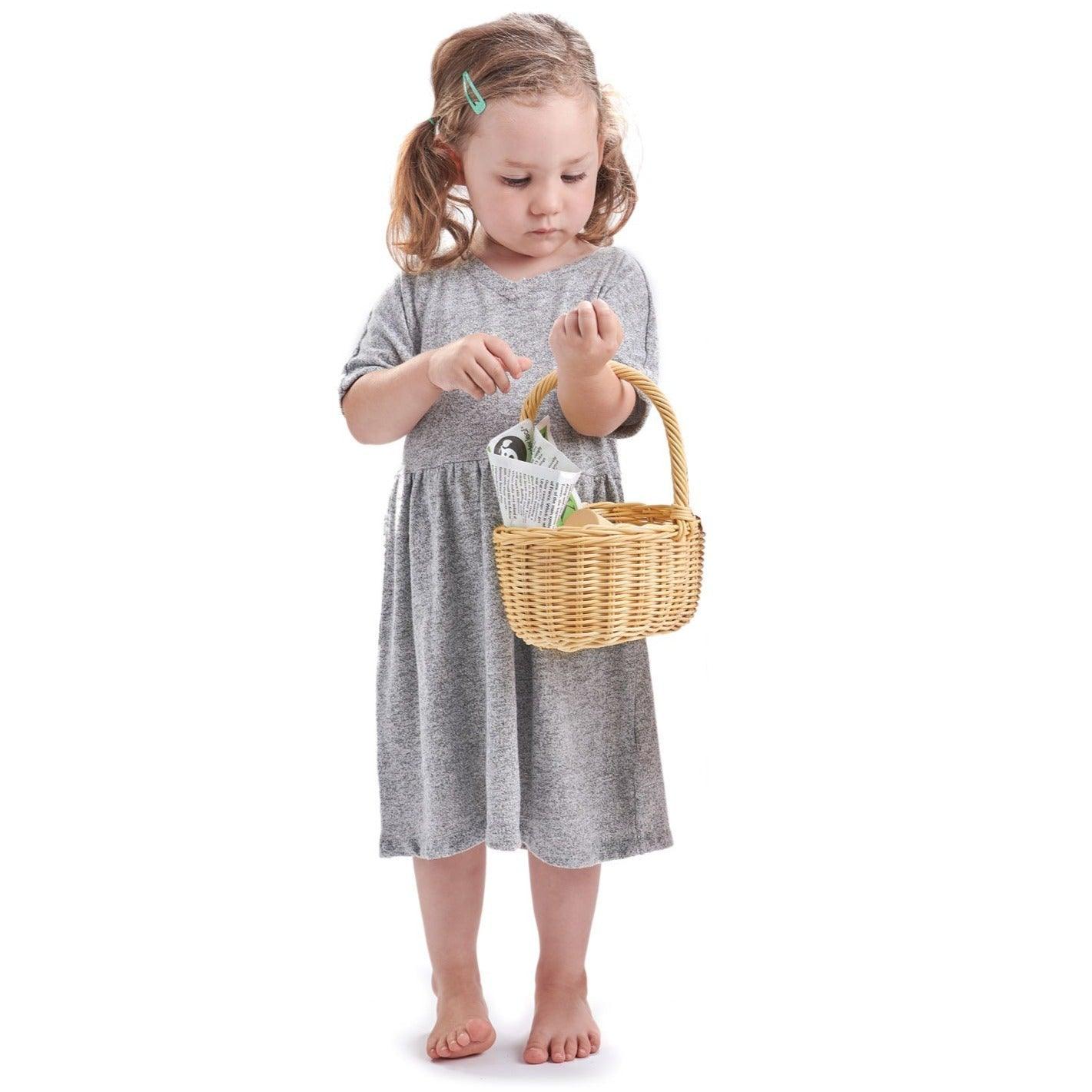 Tender Leaf Toys: wiklinowy koszyk z zakupami Shopping Basket - Noski Noski
