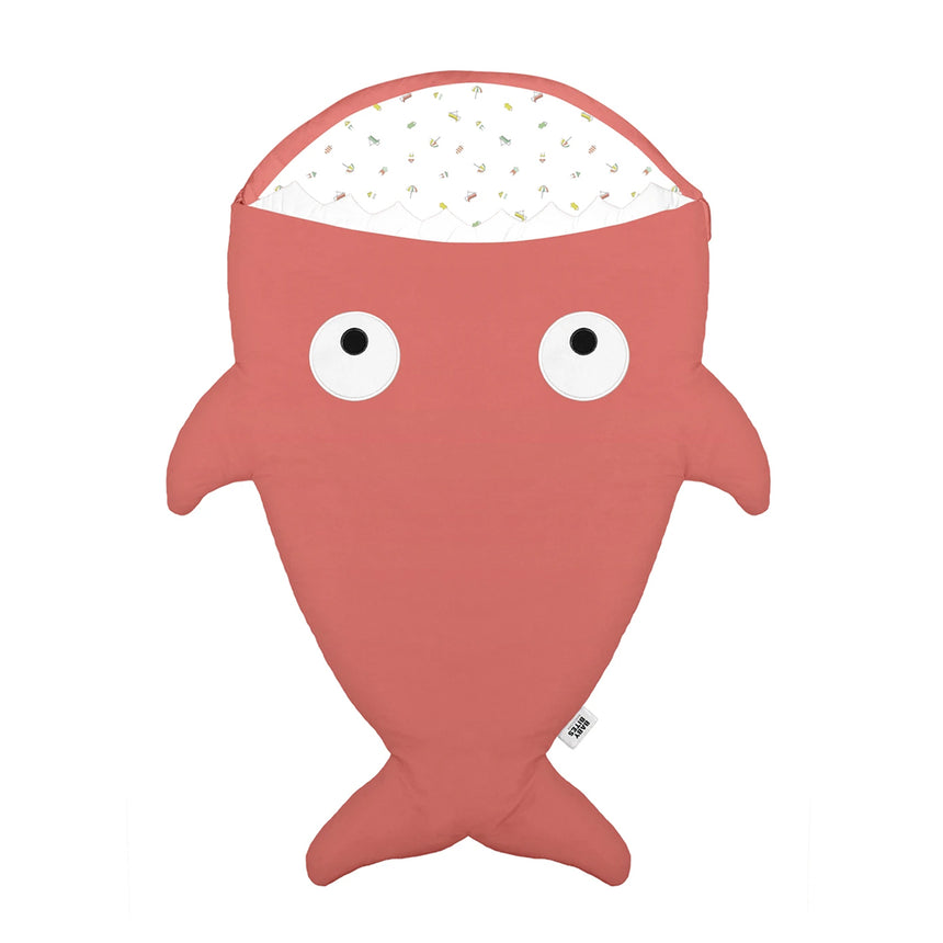 Śpiworek do spania Baby Bites Shark light Beach Coral, idealny do wózka i spacerówki, zapewnia komfort i bezpieczeństwo w 16-21°C.