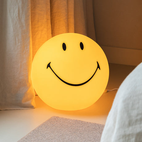 Lampka nocna Mrmaria Smiley High XL z adapterem, kultowy design, regulowana jasność i 6 trybów oświetlenia, idealna do każdego wnętrza.