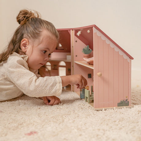Domek dla lalek drewniany Little Dutch Small, przenośny, rozwija wyobraźnię i kreatywność dziecka.