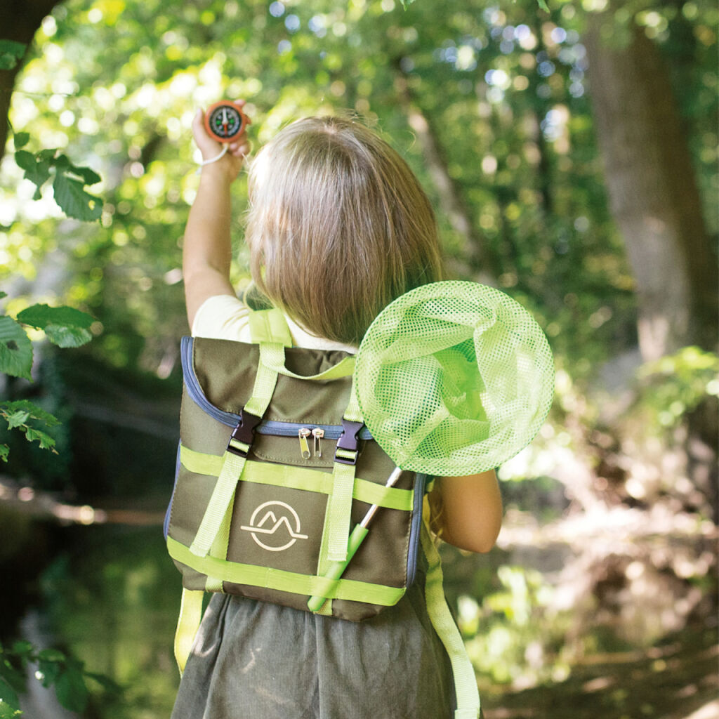 Petit pied: sac à dos pour les petits explorateurs avec de l'équipement