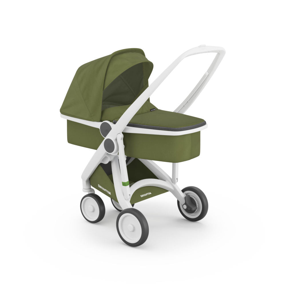 Ekologiczny wózek dziecięcy Greentom Carrycot v2.1 White Olive z materiałów pochodzących z recyklingu, wygodny i lekki.