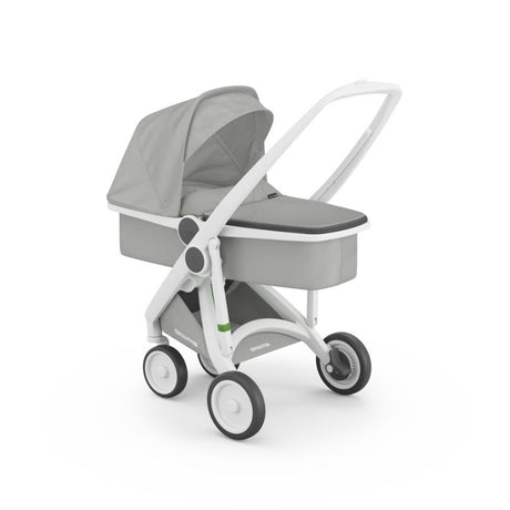 Ekologiczny wózek dziecięcy Greentom Carrycot v2.1 White Grey, lekka i zwrotna gondola z recyklingu dla maluszka.