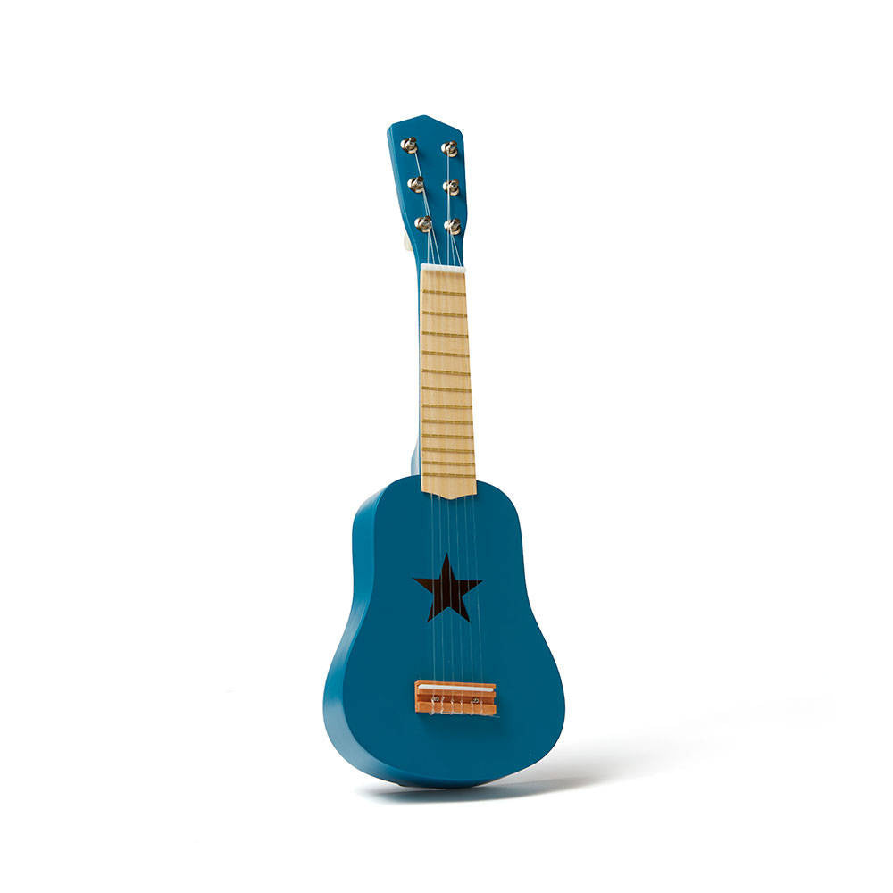 Niebieska gitara dziecięca Kids Concept, drewniana gitara zabawka z wycięciem w kształcie gwiazdy, idealna dla małych muzyków.