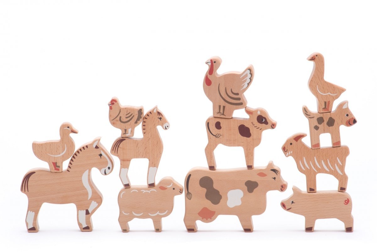 Bajo: Farm wooden figurines