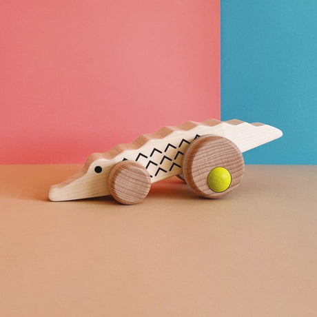 Kajman Bajo drewniany retro zabawka
