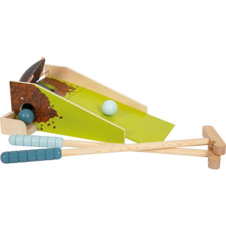 Drewniany zestaw Mini Golf Small Foot Kret dla dzieci od 3 lat, idealny do zabawy w domu i na świeżym powietrzu.