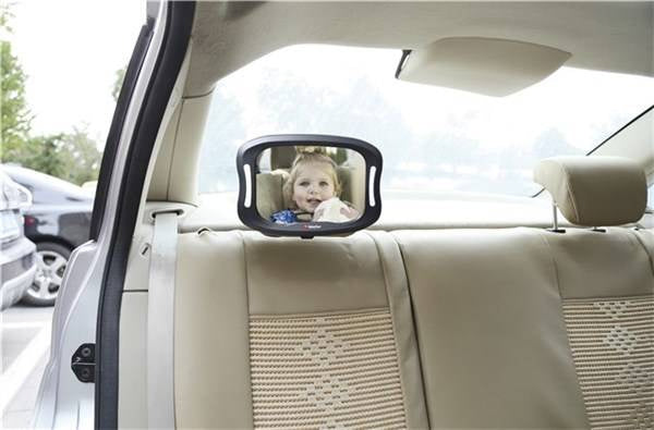 Baby Dan - Un espejo de automóvil con iluminación LED