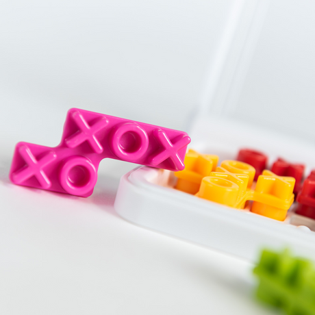 IUVI Games: podróżna gra logiczna IQ XOXO Smart Games