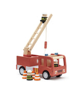 Drewniany wóz strażacki Kid's Concept Aiden z trzema figurkami strażaków, obrotową drabiną i pachołkami dla dzieci.