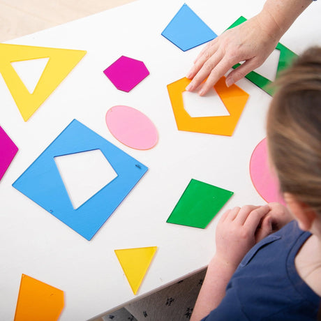 Figury Geometryczne Tickit Jumbo, kolorowe półprzezroczyste kształty, zestaw 12 elementów do nauki geometrii dla dzieci.