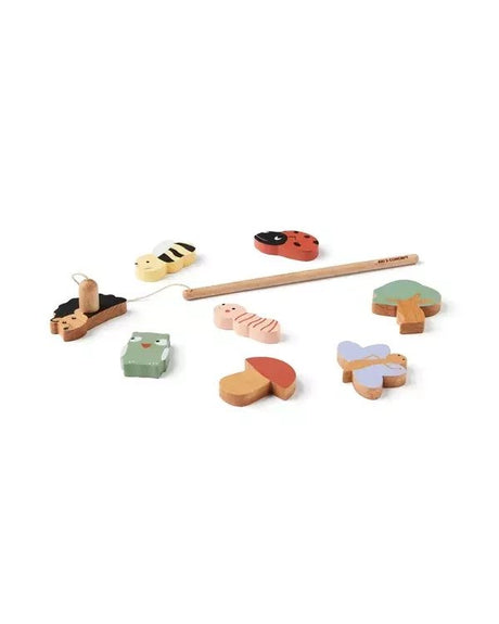 Drewniana zabawka edukacyjna Kid's Concept Edvin, gra wędkarska rozwijająca koordynację i zdolności manualne u dzieci.