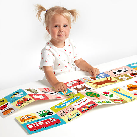 Książeczka sensoryczna Czuczu 100 pierwszych słów z kolorowymi ilustracjami, idealna edukacyjna zabawa dla niemowląt.