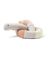 Pluszowa poduszka Dżdżownica Kid's Concept Meta Edvin, idealna dla dzieci jako pluszak, poduszka ciążowa i do karmienia.